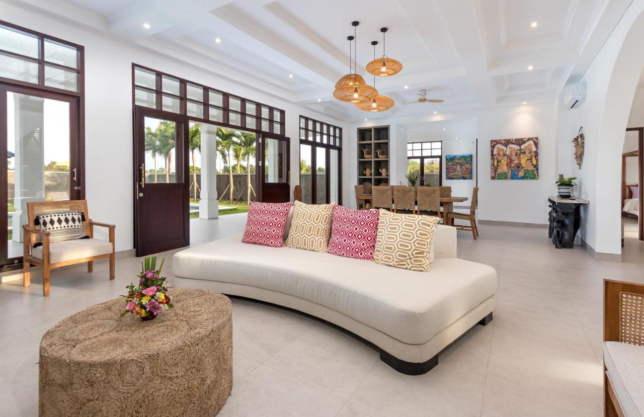 Villa Besakih 5Br, 5 Mins To Beach - Canggu Exteriör bild