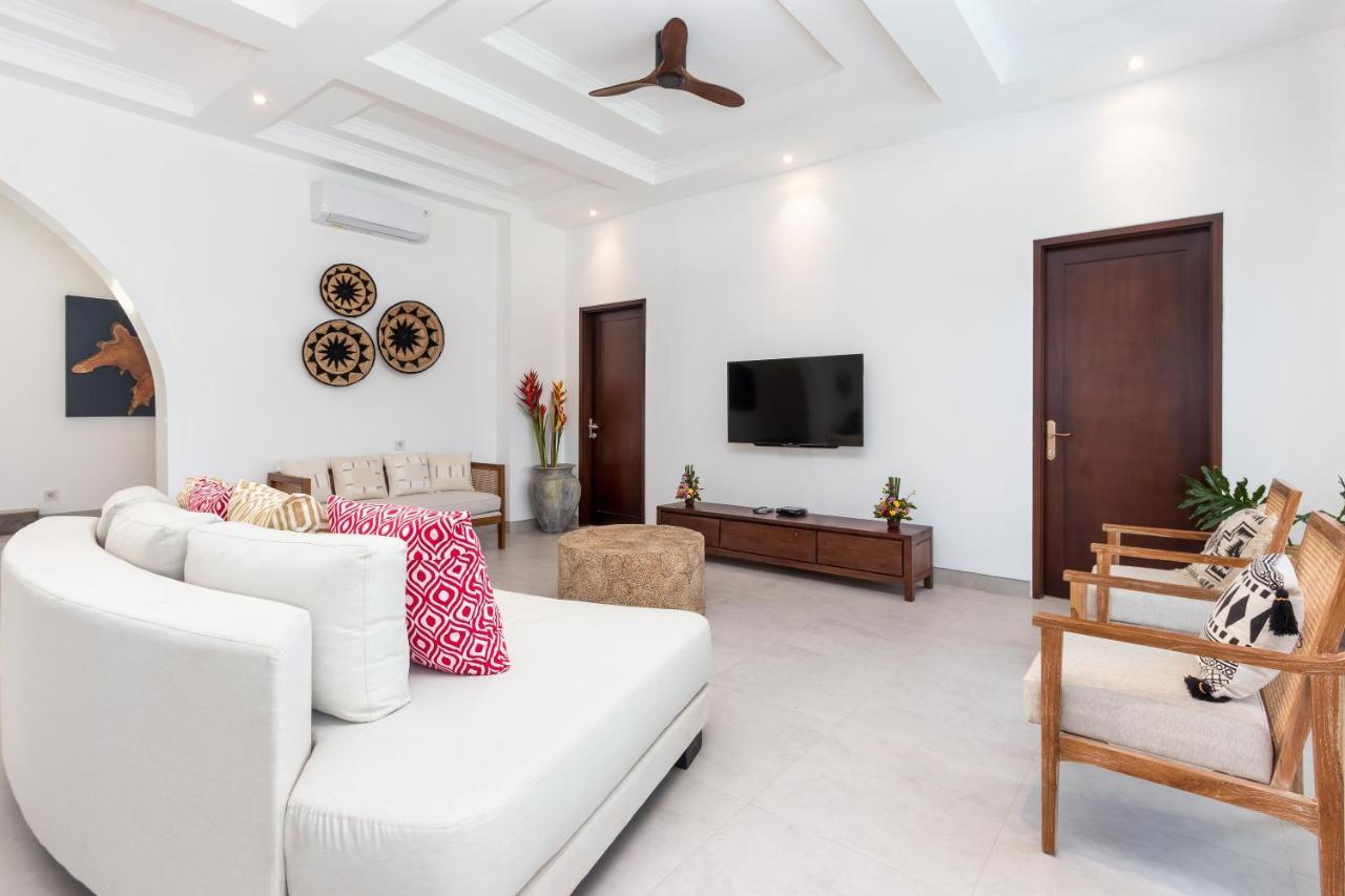 Villa Besakih 5Br, 5 Mins To Beach - Canggu Exteriör bild